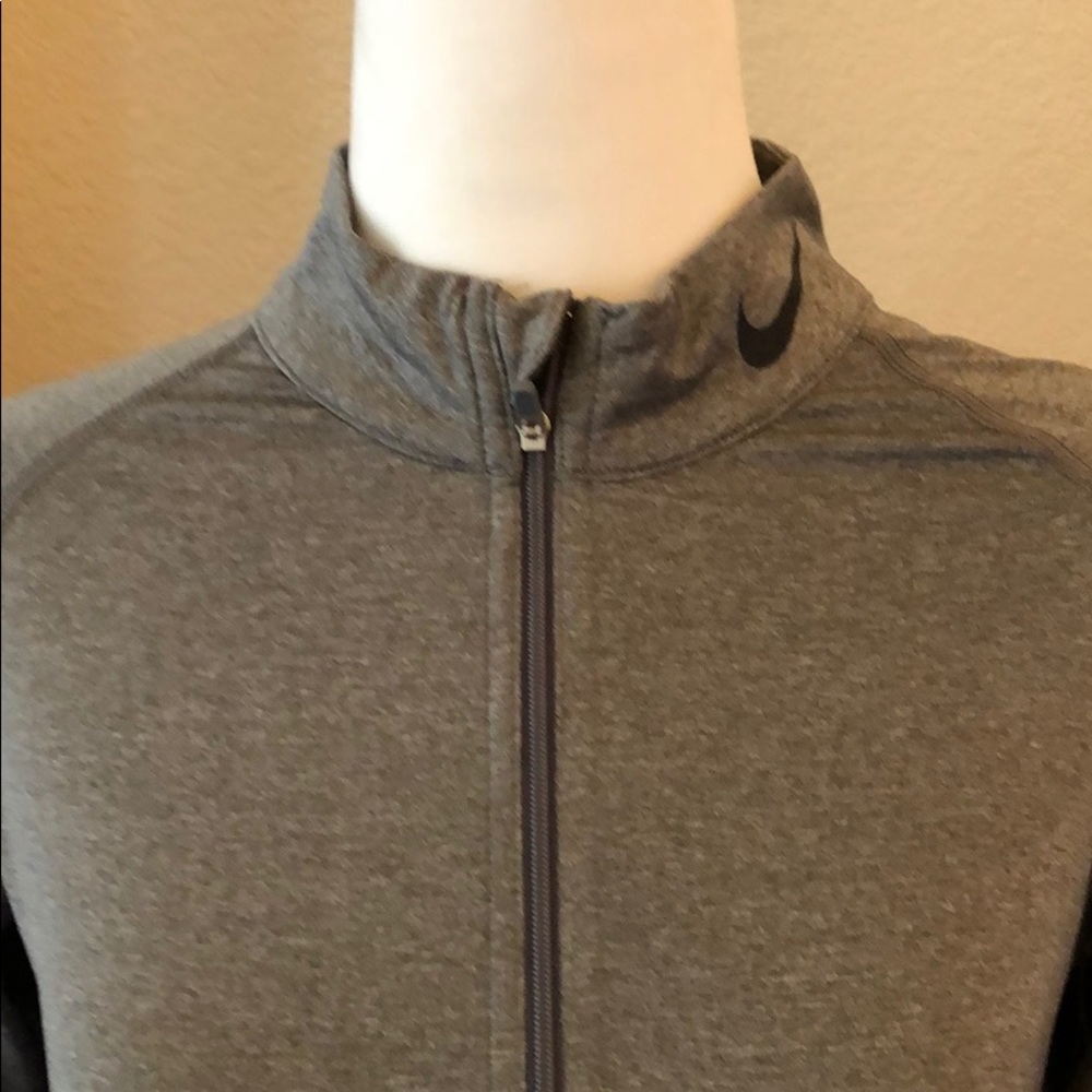 Nike top